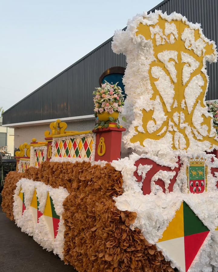La Hermandad del Lavatorio presenta la Carroza de la Corte de Honor para la Feria y Fiestas de María Santísima de la Sierra 2026